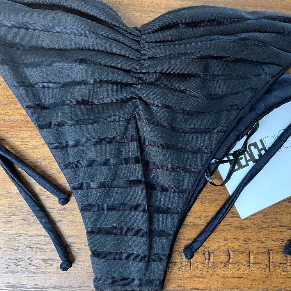 Beach Riot Side-Tie Black Bikini Bottoms Size M NWT - Picture 4 of 9